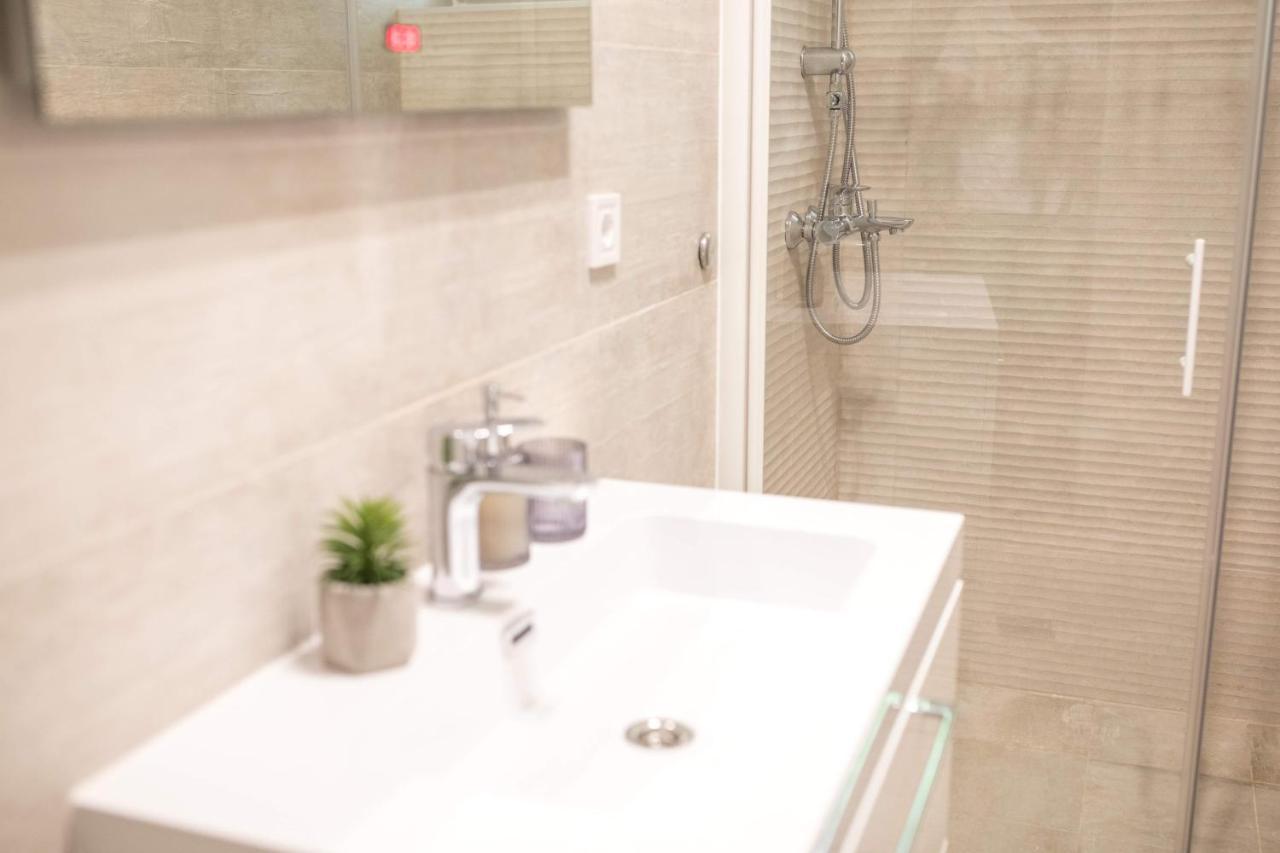 زادار Luxury Rooms With Balcony المظهر الخارجي الصورة