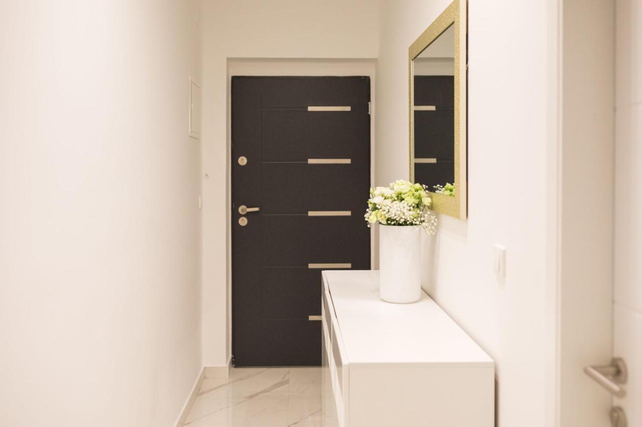 زادار Luxury Rooms With Balcony المظهر الخارجي الصورة