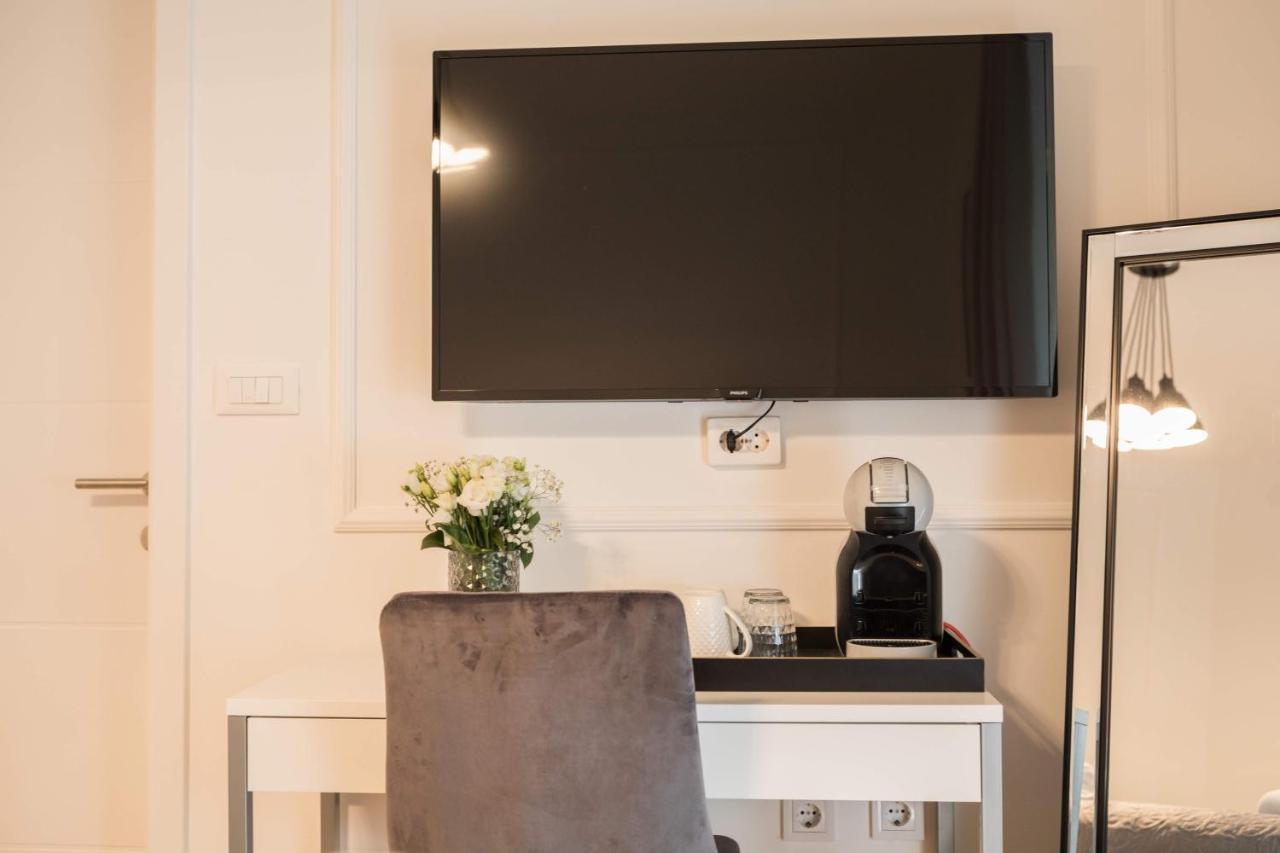زادار Luxury Rooms With Balcony المظهر الخارجي الصورة